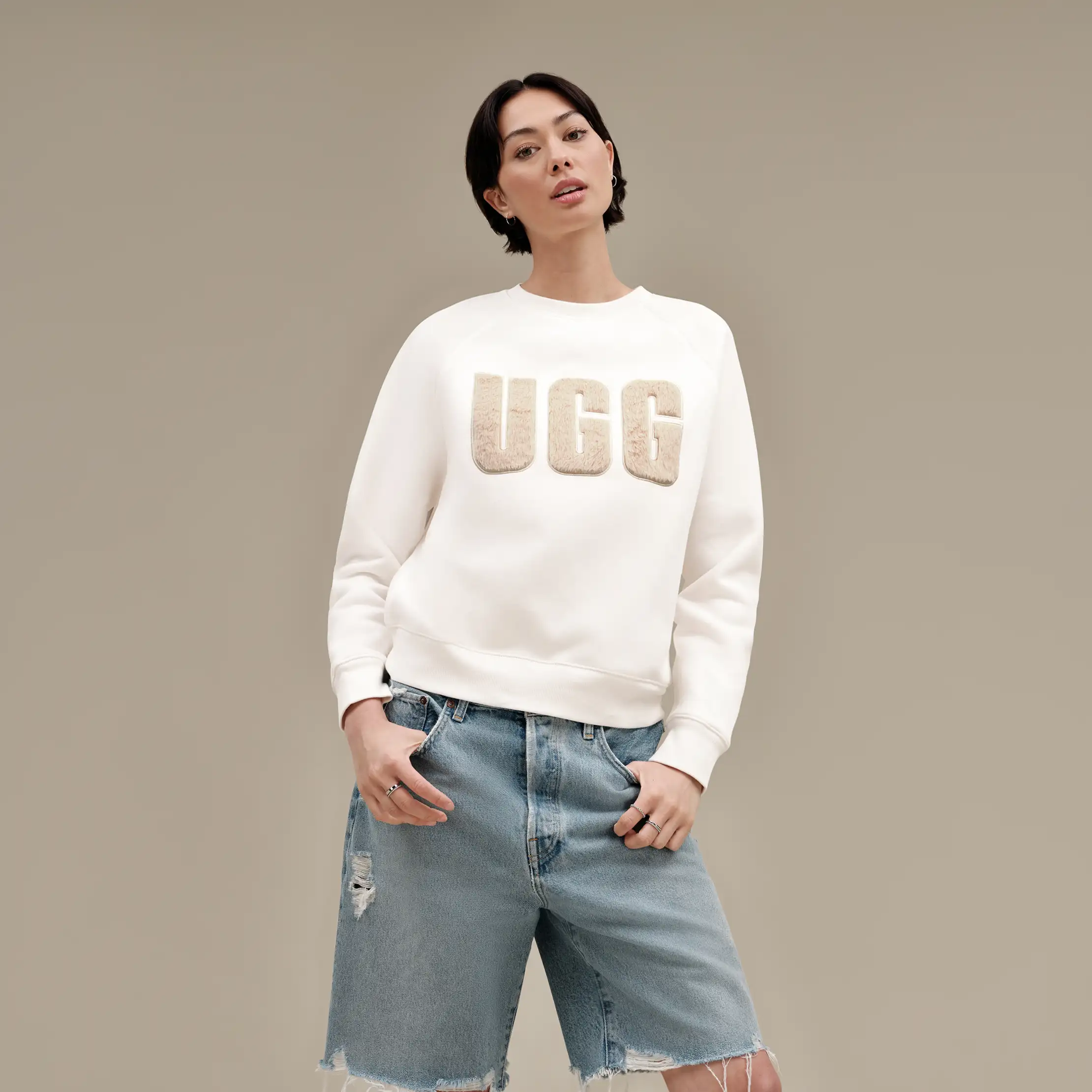 UGG Madeline Fuzzy Logo Crewneck Mサイズ Madeline Fuzzy Logo Crewneck | UGG